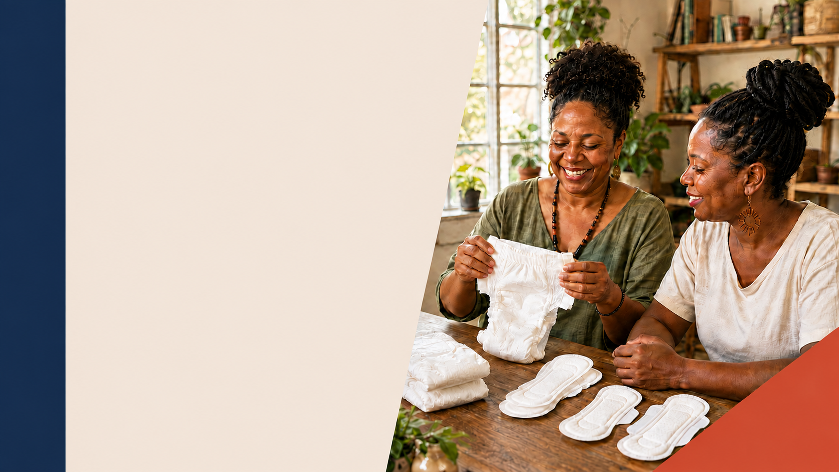 Duas mulheres negras conversando sobre alternativas reutilizáveis para produtos de higiene